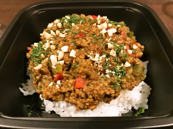 ネオンレインのキーマカレー