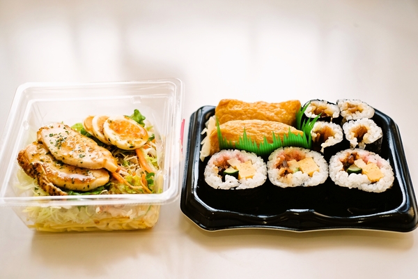 助六チキンサダラ