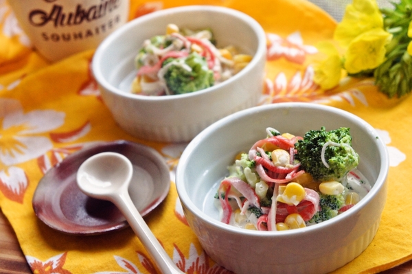 彩り華やか♪息子が大絶賛する激ウマかにかまサラダ