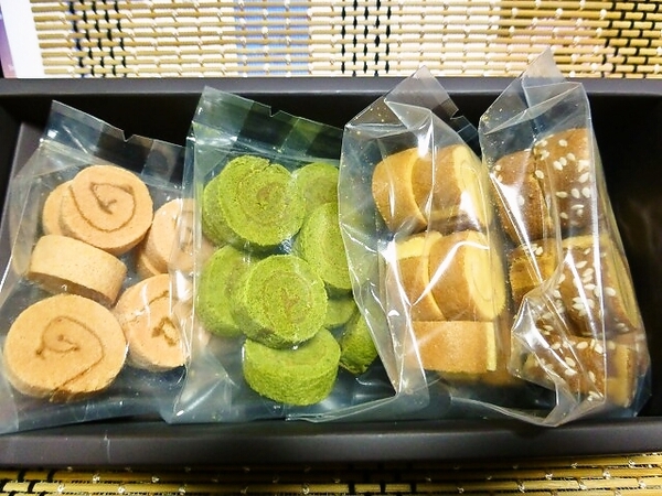 堂島ロールとカクキューのコラボ「ラスク」