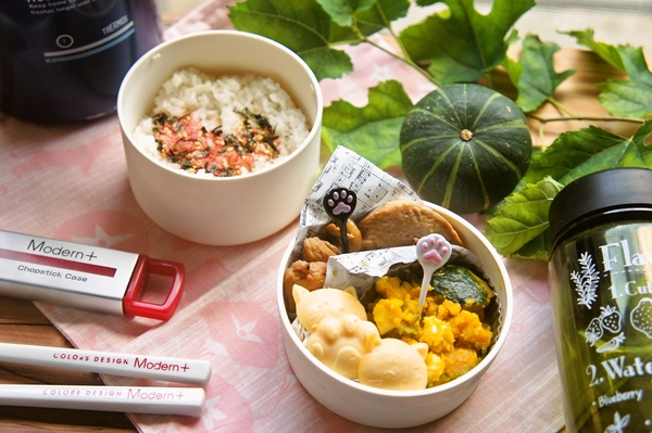 鶏胸肉のタレ焼き＆猫型蒸し玉子＆デリ風サラダ弁当