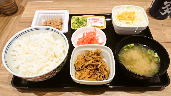 吉野家の納豆牛小鉢定食