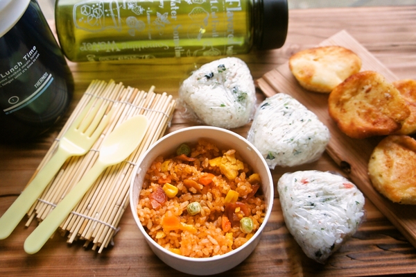 長男のリクエスト弁当、母手作りチーズケーキ入り