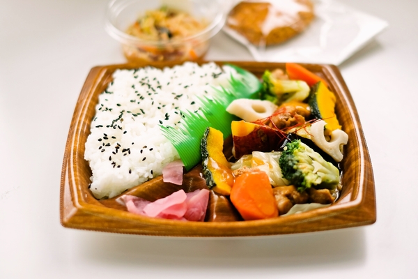 ピンぼけ、べったり白飛びで失敗(;^_^A