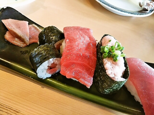 まぐろ５貫盛り