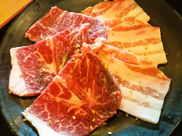 牛ロースと豚バラ