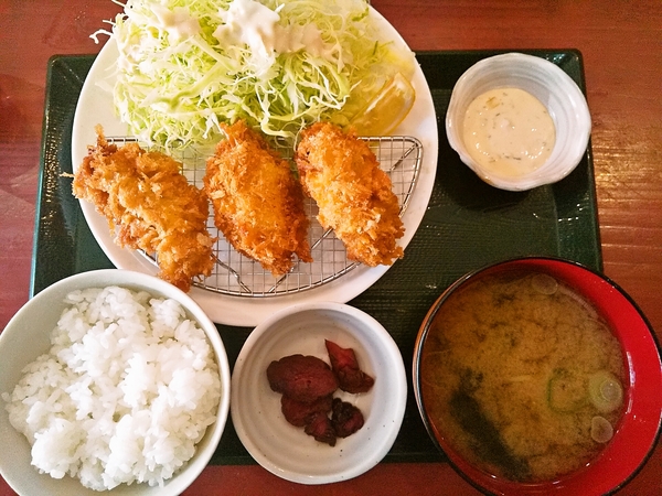 ジャンボ牡蠣フライ定食