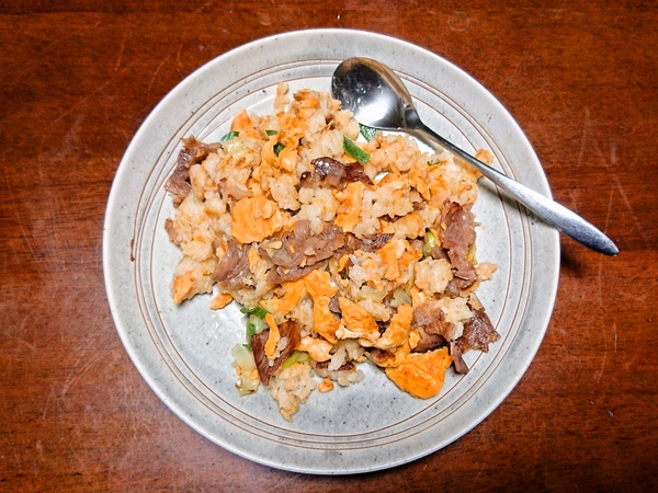 霜降りの牛肉で贅沢な焼き飯を作ってみた。