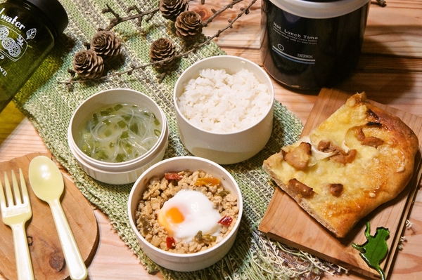 ガパオライス＆春雨スープ&朝食の残りの照り焼きチキンピザ弁当