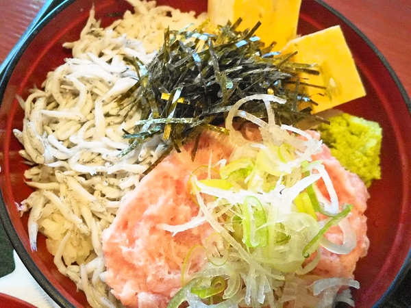 ネギトロしらす丼