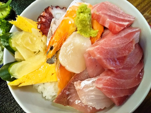 デカネタ海鮮丼♪