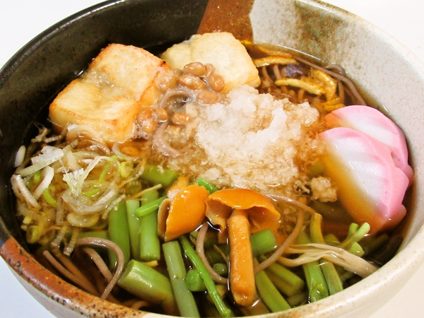 揚げ餅とおろし納豆のそば