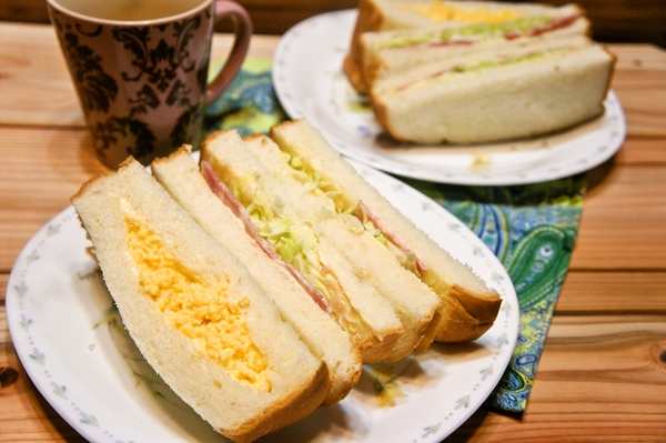 高校生に人気のスマホケースを調査。。。と朝ごはん