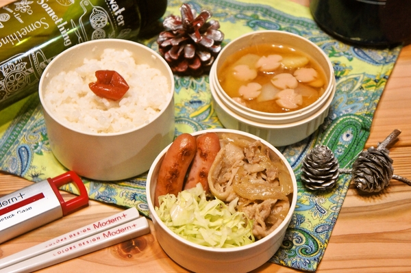 豚の生姜焼き＆ダーリンが可愛くデコったお味噌汁弁当