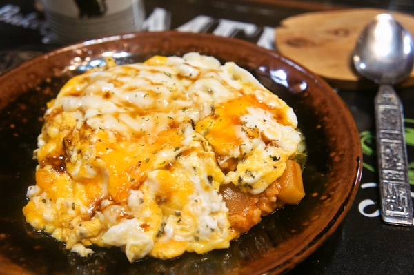 足下冷え性に効果抜群の革命的シューズが誕生。。。とお昼ごはん