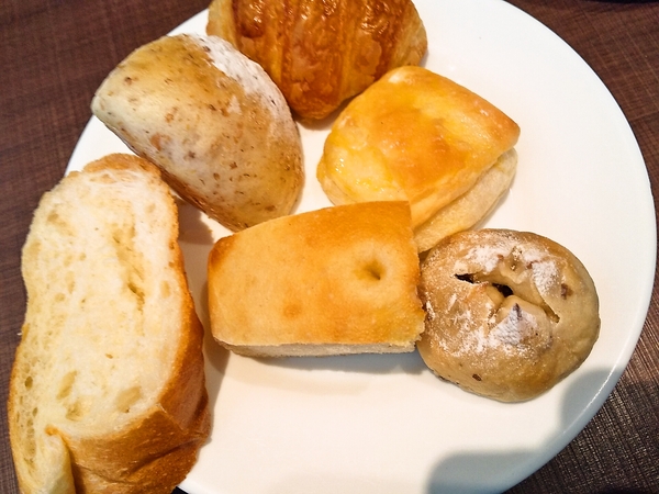 パン盛り合わせ