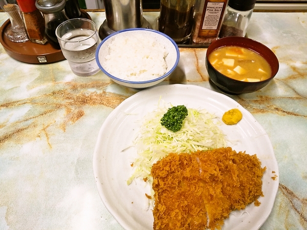 ロースカツ定食