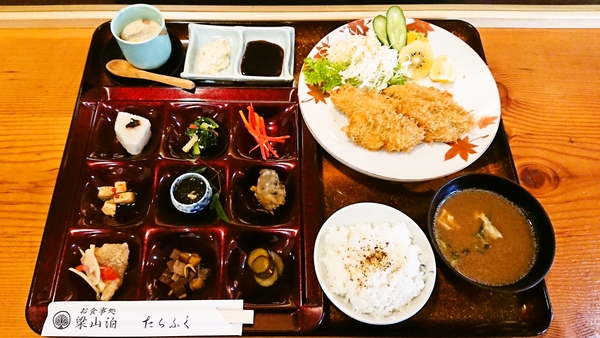 梁山泊たらふく＠京都・福知山の舞鶴産濃厚カキフライ定食