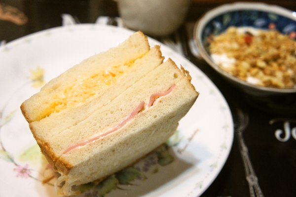 いきなり壊れてしまい焦った。。。と朝ごはん