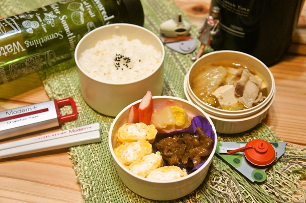 豚肉のしぐれ煮風＆2色玉子焼き弁当de長男のランチ