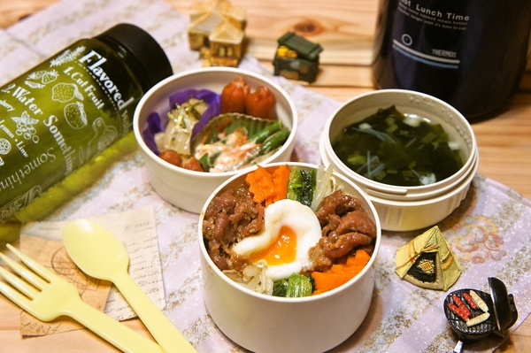 「ビビンバ丼＆春雨スープ弁当」de長男のランチ