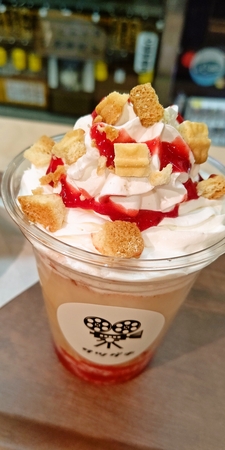 ストロベリーフロマージュラテ