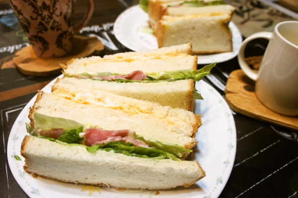 どうしてそうなった！？(;Ⅲ□Ⅲ;)。。。と朝ごはん