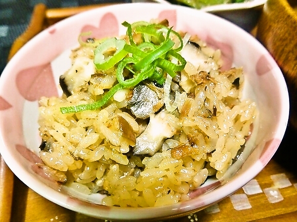 カンタン♪さバター飯♪味噌煮のサバ缶を使って