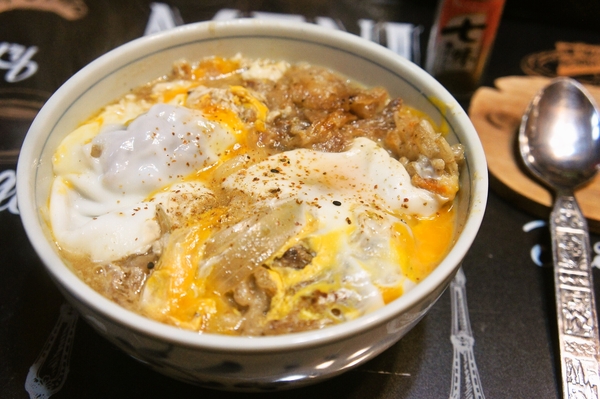 筋肉をつけるために食べるというもの。。。とお夕はん