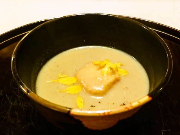 １２種類のきのこのポタージュ