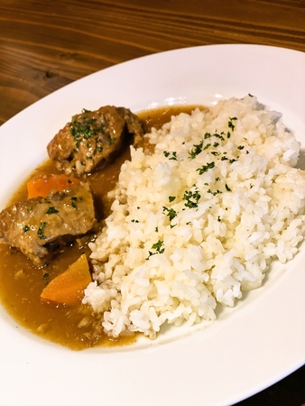 豚すね肉のシェリービネガー煮込み