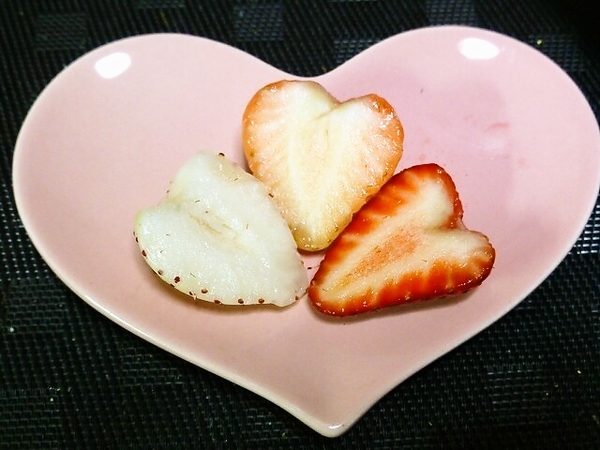 奈良県３色ハートのイチゴ