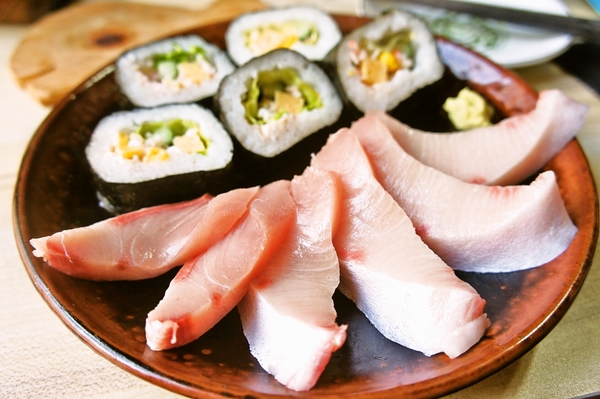 鰤のお刺身でランチ