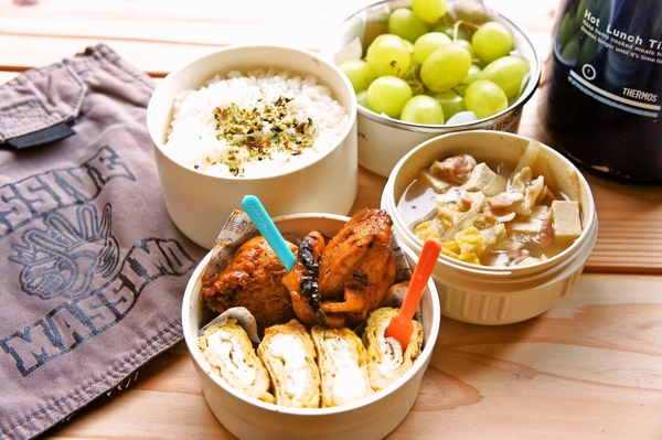 「BBQチキン＆豚汁弁当」de長男のランチ