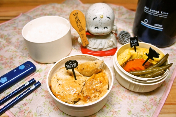 ローストチキン＆ビック玉子焼き弁当de長男のランチ