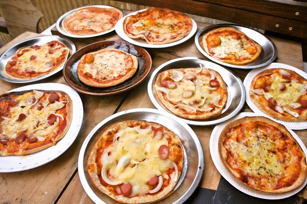 手作り石窯ピザ