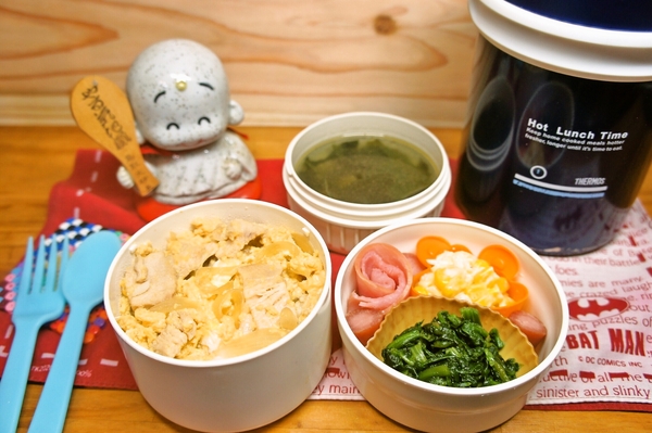 長男が自分で作ったら親子丼弁当