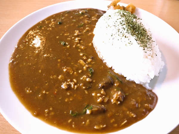 辛口キーマカレー　カフェ＆ゲームバーことぶき