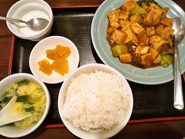 鶏と豆腐の味噌煮込み定食