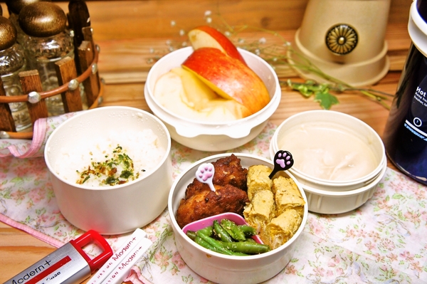 ハンバーグ＆インゲンの胡麻和え弁当de長男のランチ