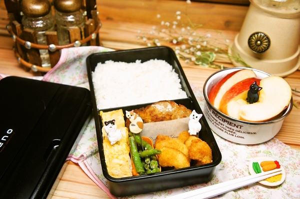 高校生男子、次男の喜ぶおかずを詰め込んだお弁当