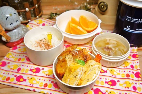 イタリアンハーブチキン＆豚汁弁当de長男のランチ