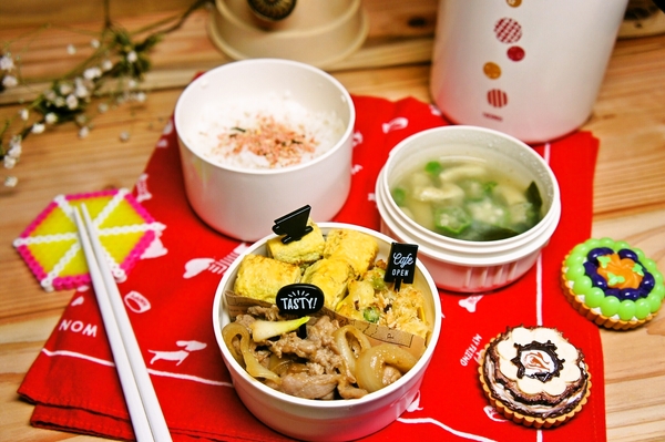 豚肉のスタミナ焼き＆グラタン弁当de長男のランチ