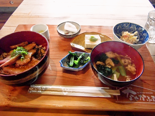 なんなんまぶまぶ定食