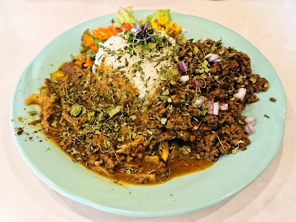 ガルミー＠京都・福知山の今週のカレーとドライキーマのあいがけ