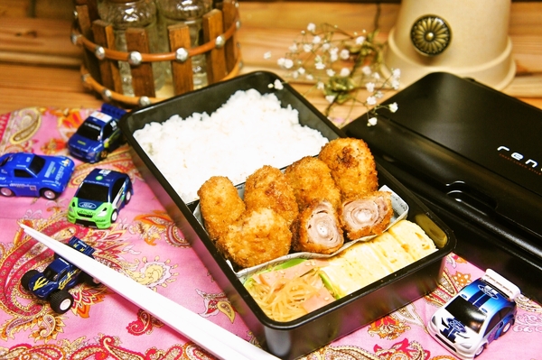 高校生男子、少ない量でボリュームあるメインでお弁当