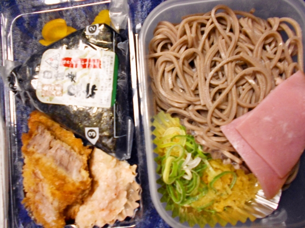 そば弁当　つゆ付き