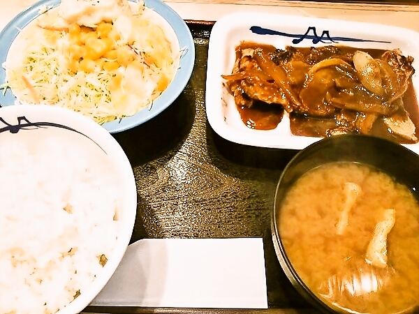 松屋の厚切りトンテキ定食ポテサラセット♪