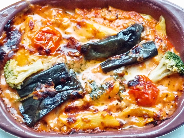 ナスとドライトマトのグラタン