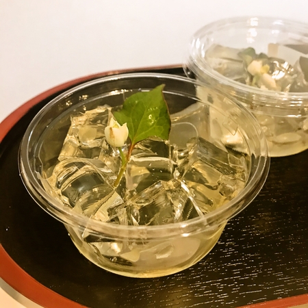 ドクダミゼリー　蜂蜜かけ